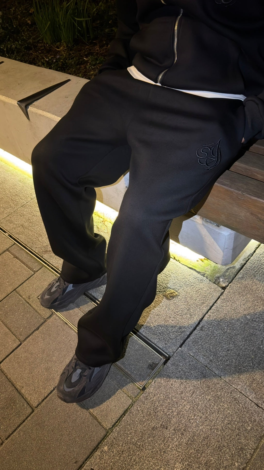 Black Signature Straight Leg Sweatpants